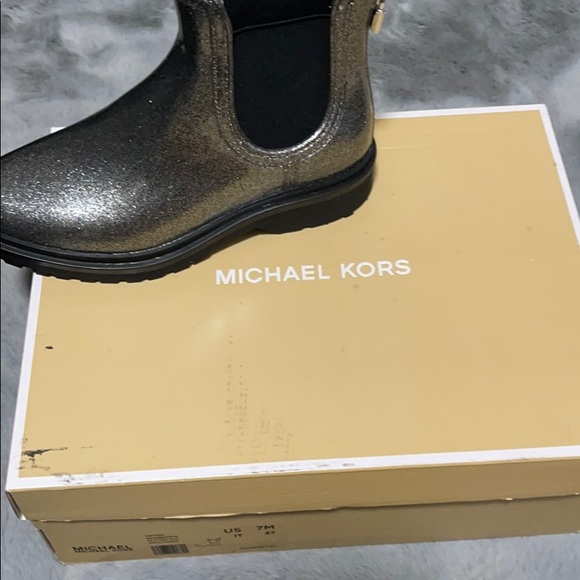 Michael kors rain boots - Picture 2 of 3